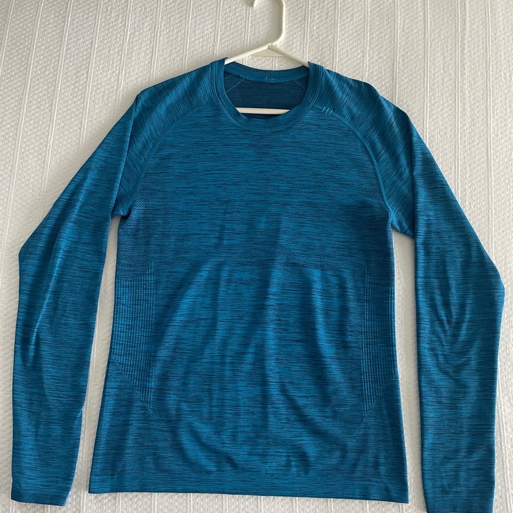 LULULEMON Men’s Long Sleeve Shirt, Small